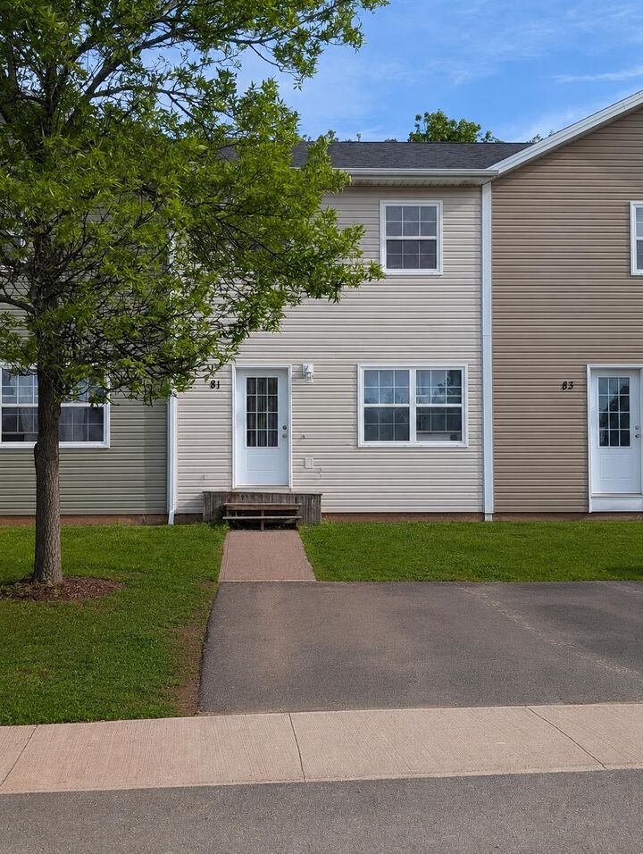 81 Westridge Crescent — photo 1