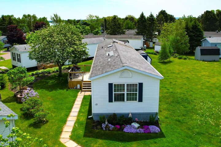 12 Genoa Crescent — photo 1