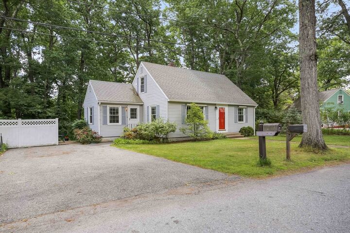 Property Photo:  4 Ledgewood Drive  MA 01505 