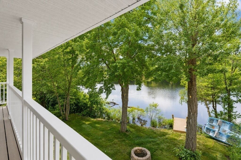 Property Photo: 86 Lakeview Ave MA 02780