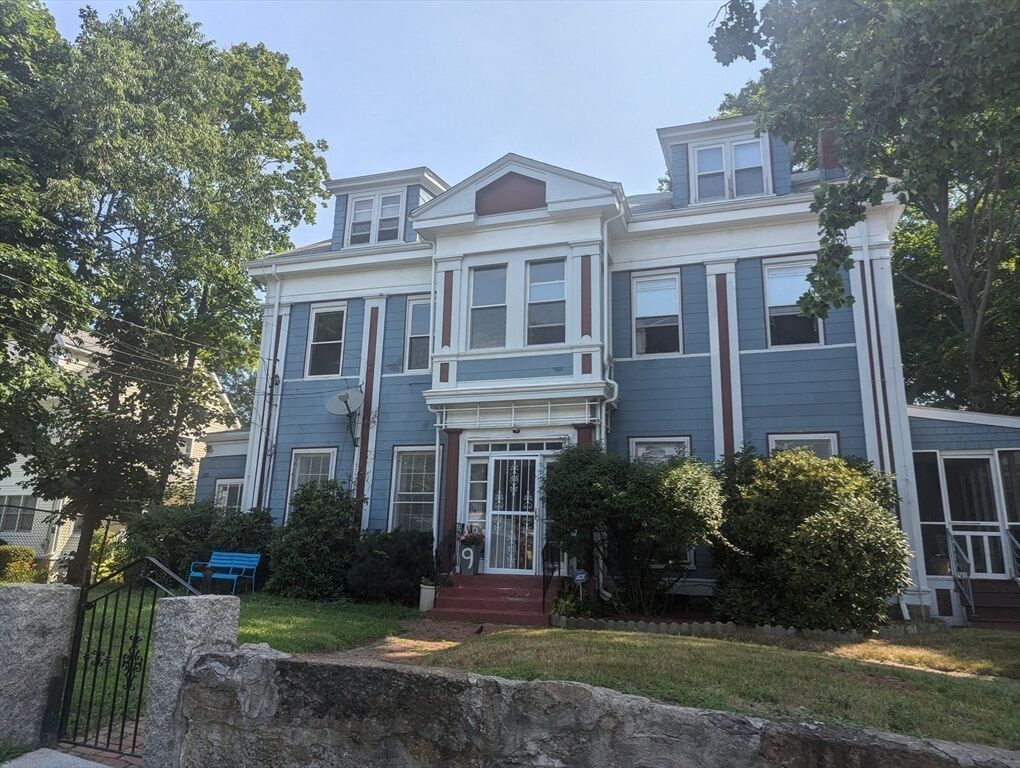 Property Photo:  9A Ellis St 9A  MA 02119 