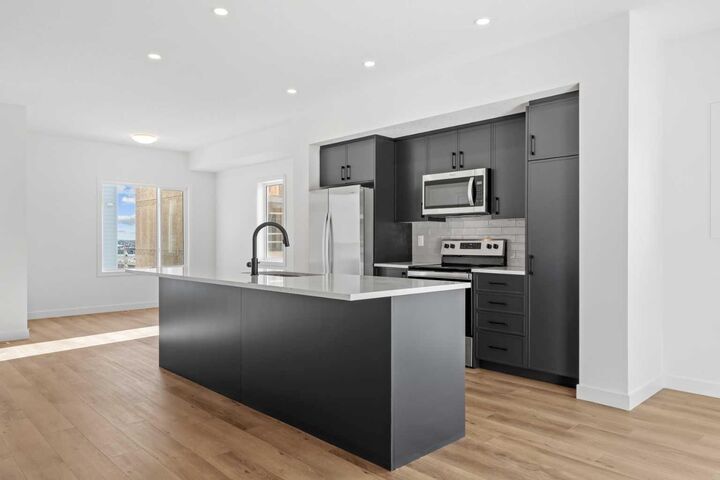 Property Photo: 25 Wildwoods Court SW 1207 AB T4B 5V7