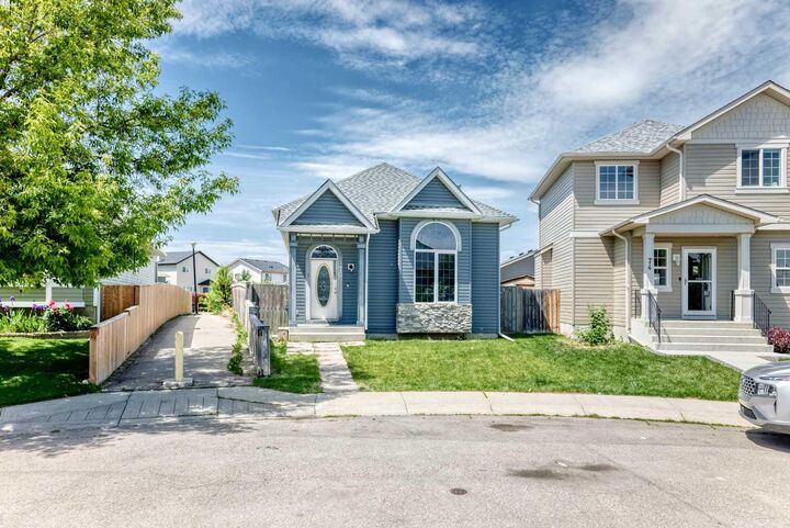 Property Photo: 70 Coville Square NE AB T3K 5E4