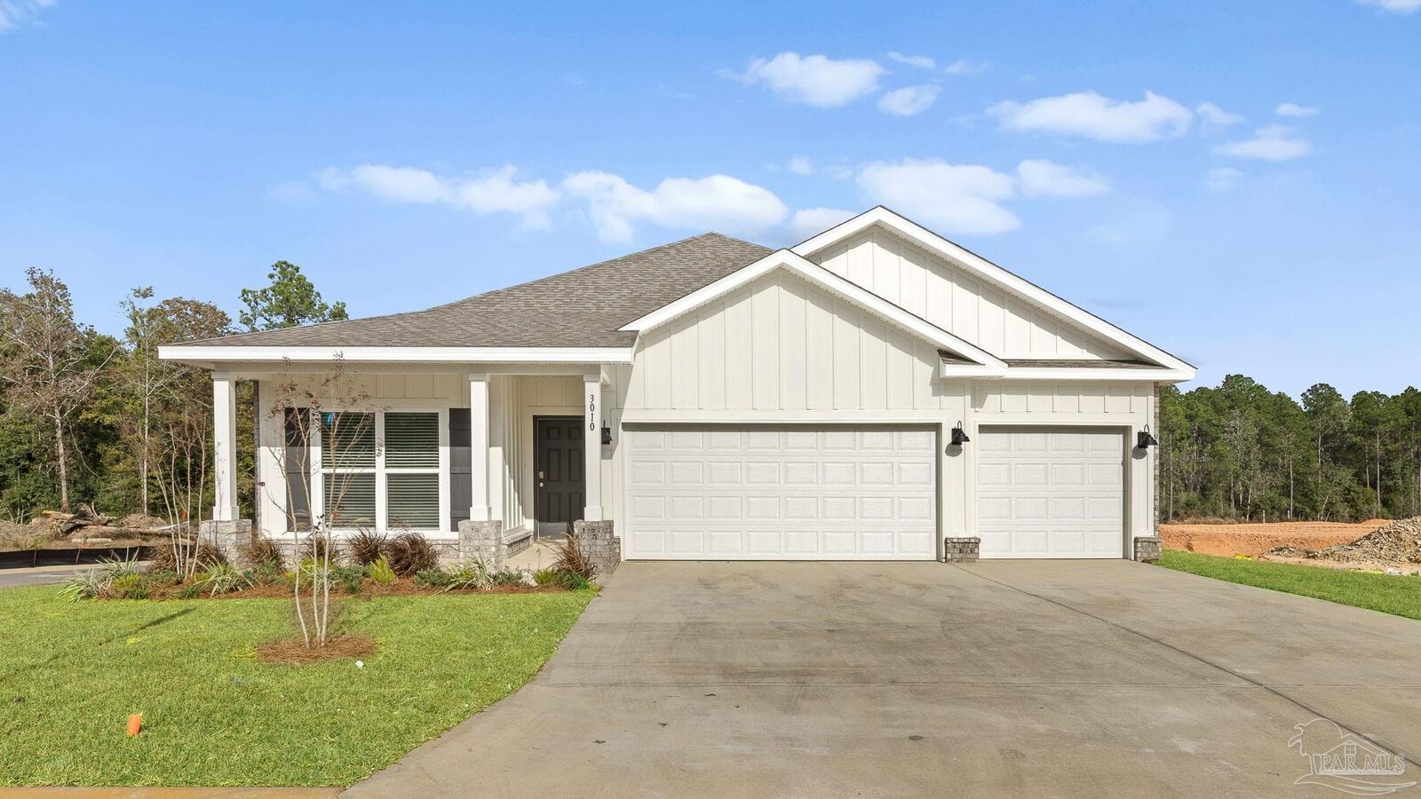 Property Photo:  3501 Crossvine Rd  FL 32533 