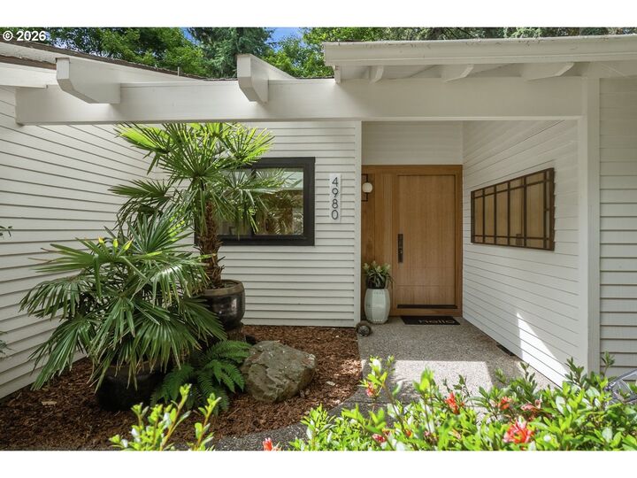 Property Photo: 4980 Centerwood St OR 97035