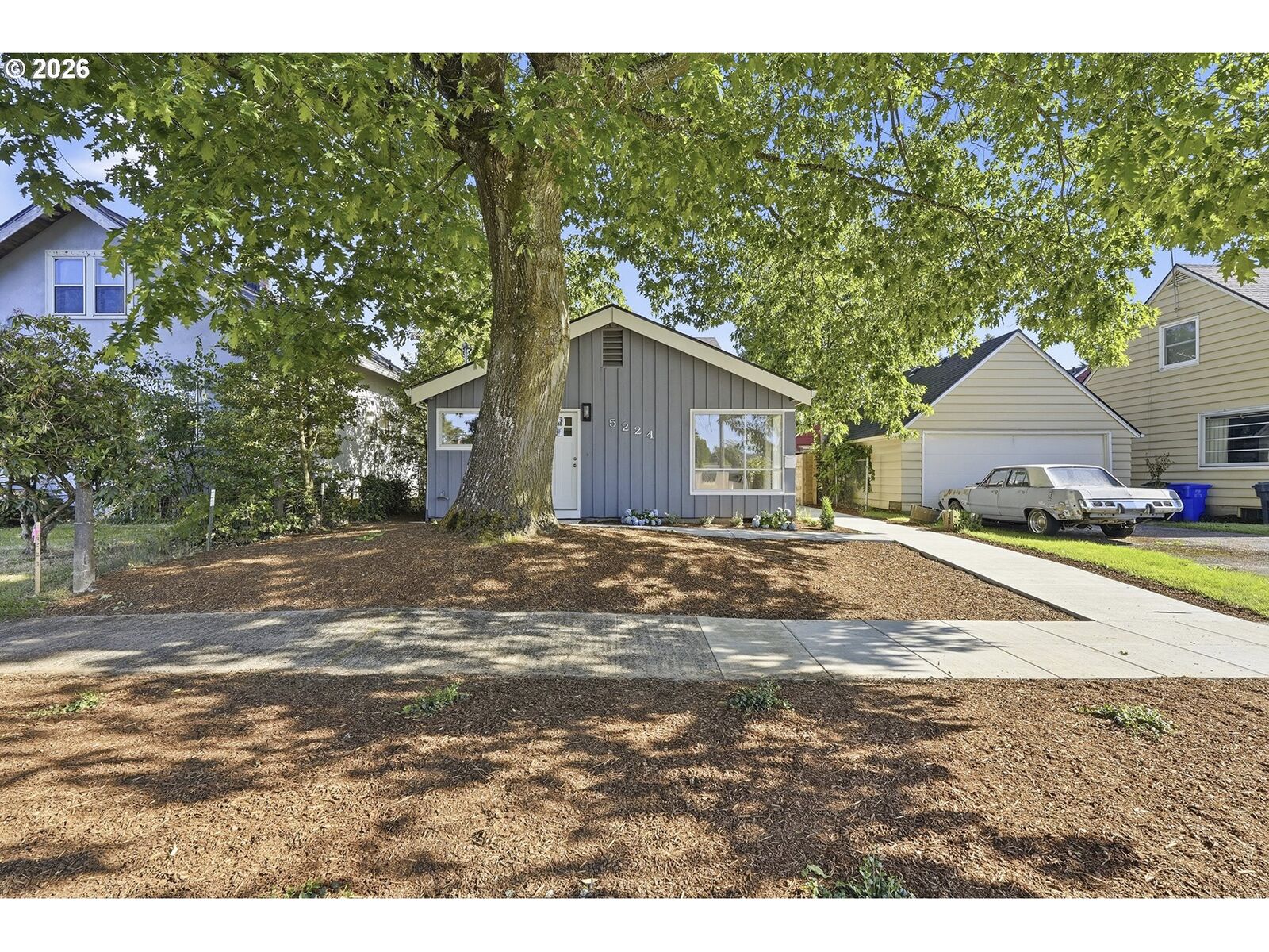 Property Photo:  5224 SE Ramona St  OR 97206 