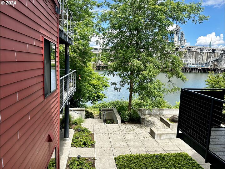 Property Photo: 730 NW Naito Pkwy E25 OR 97209