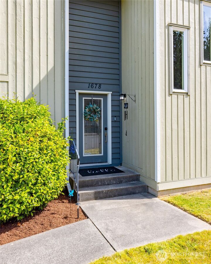Property Photo: 1678 NE Sumner Drive WA 98277