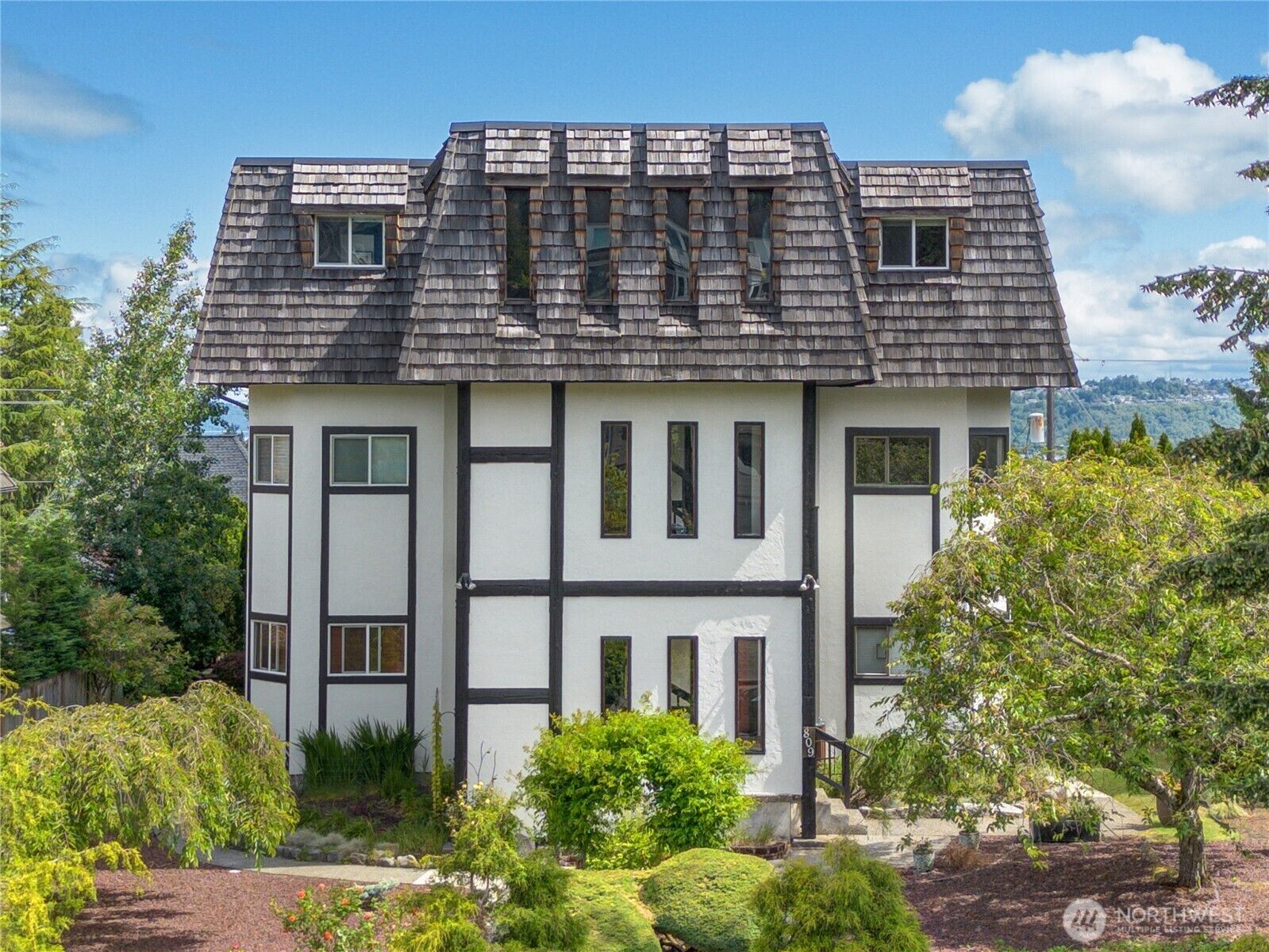 Property Photo: 809 N G Street 201 WA 98403