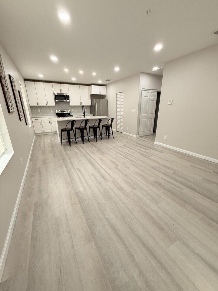 Property Photo:  509 N H Street C  FL 33460 