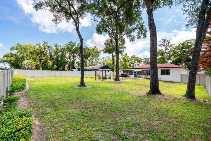 Property Photo: 1546 Stormway Court FL 32712