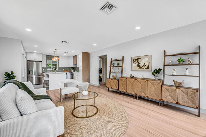 Property Photo: 1201 N Palmway FL 33460