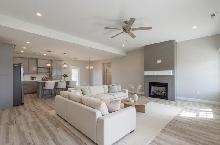 Property Photo:  251 Hummingbird Way  AL 35645 