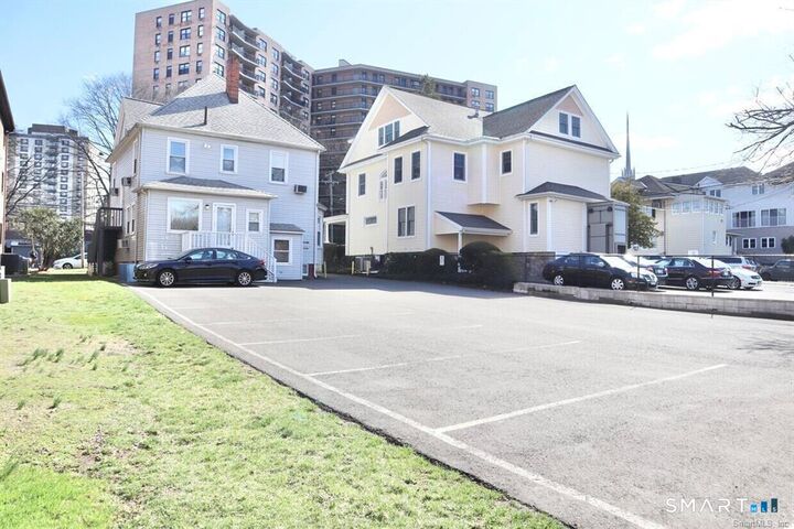 Property Photo: 1480 Bedford Street CT 06905