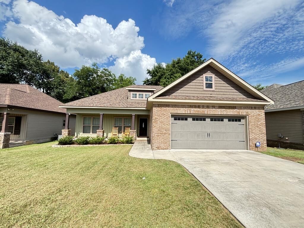 Property Photo:  102 Gwinnett Place  AL 36301 