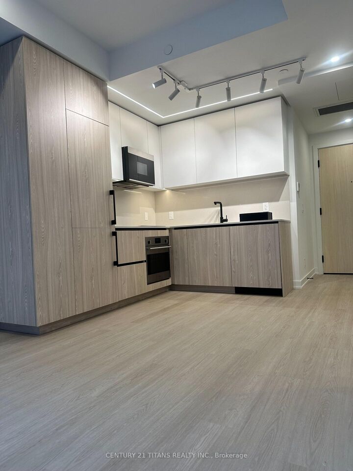 Property Photo: 699 Sheppard Avenue E 217 ON M2K 0J5