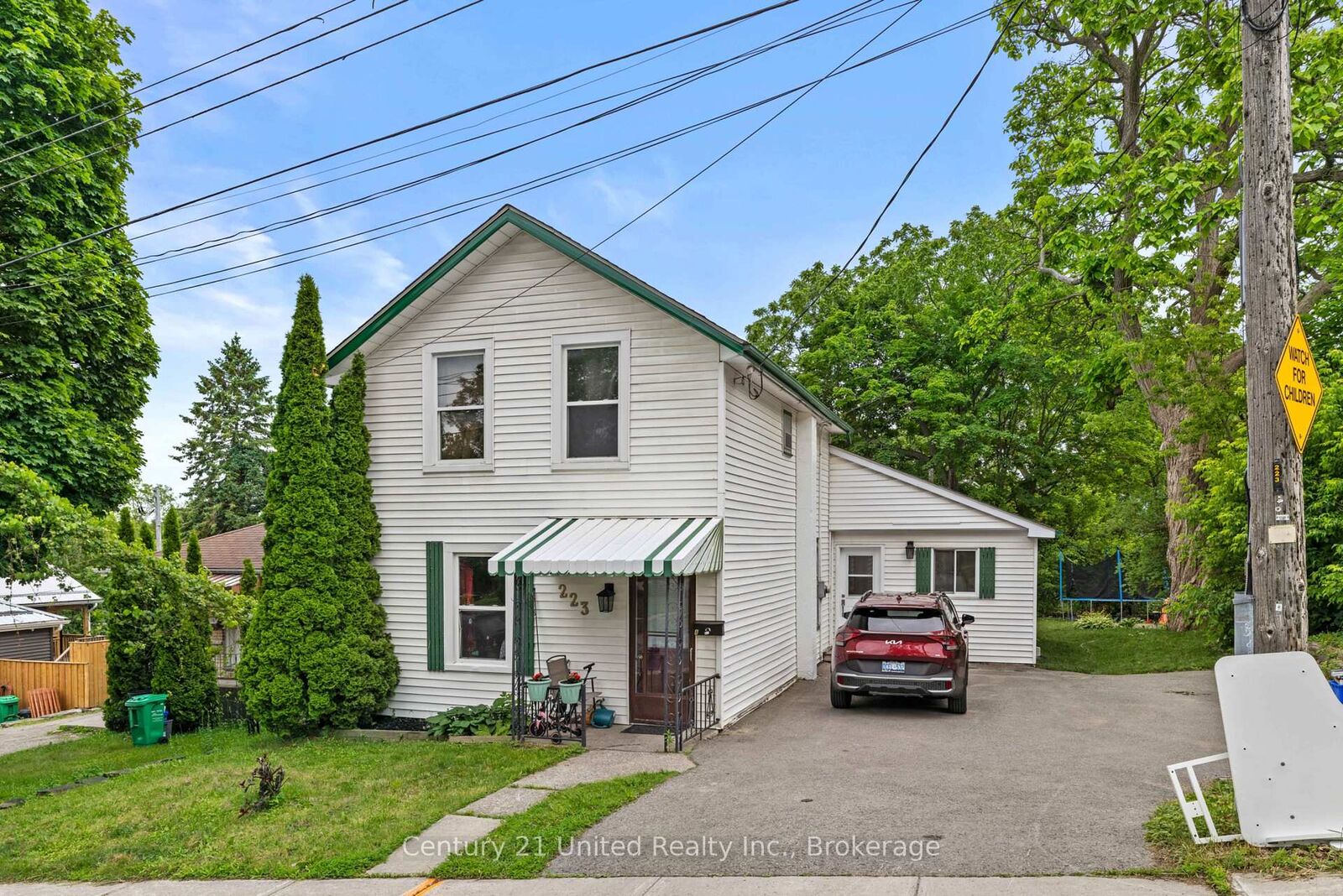 Property Photo: 223 Antrim Street ON K9H 3G5