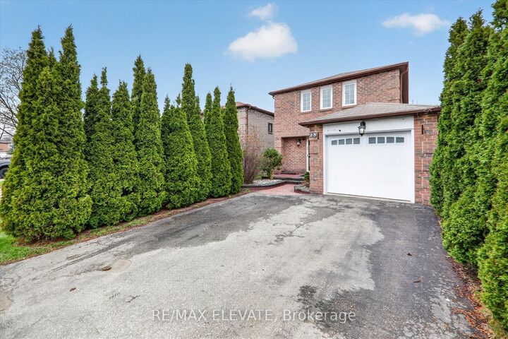 Property Photo: 25 Stockbridge Crescent ON L1T 2H2