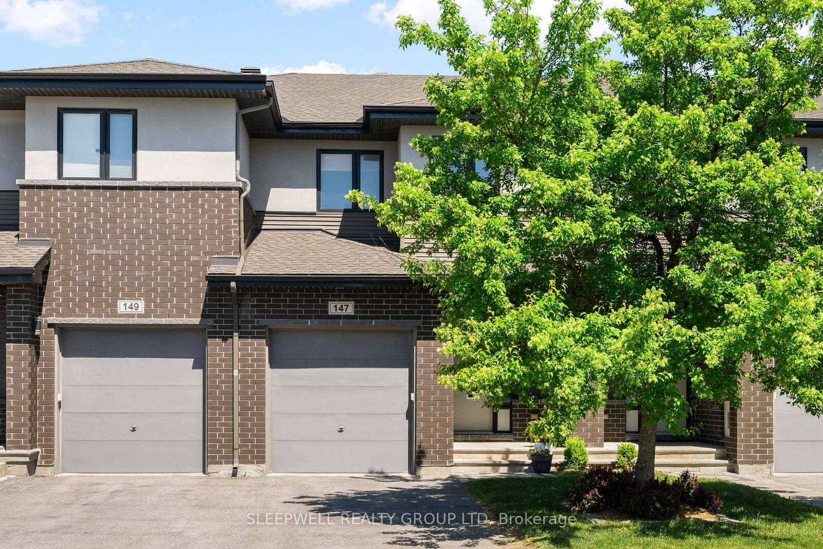 Property Photo: 147 Westphalian Avenue ON K2V 0A3