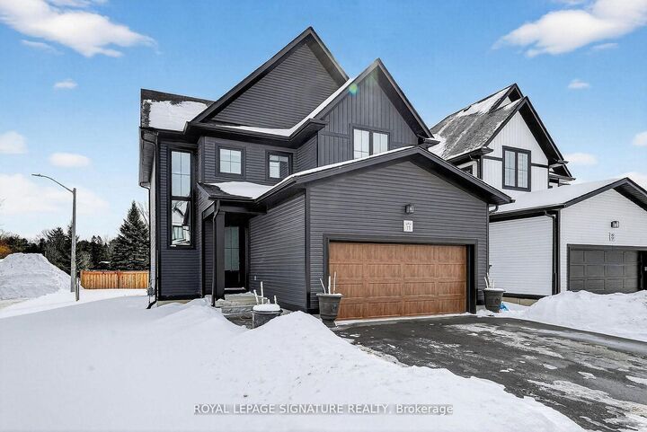 Property Photo: 297 Whiting Street 11 ON N5C 3W5