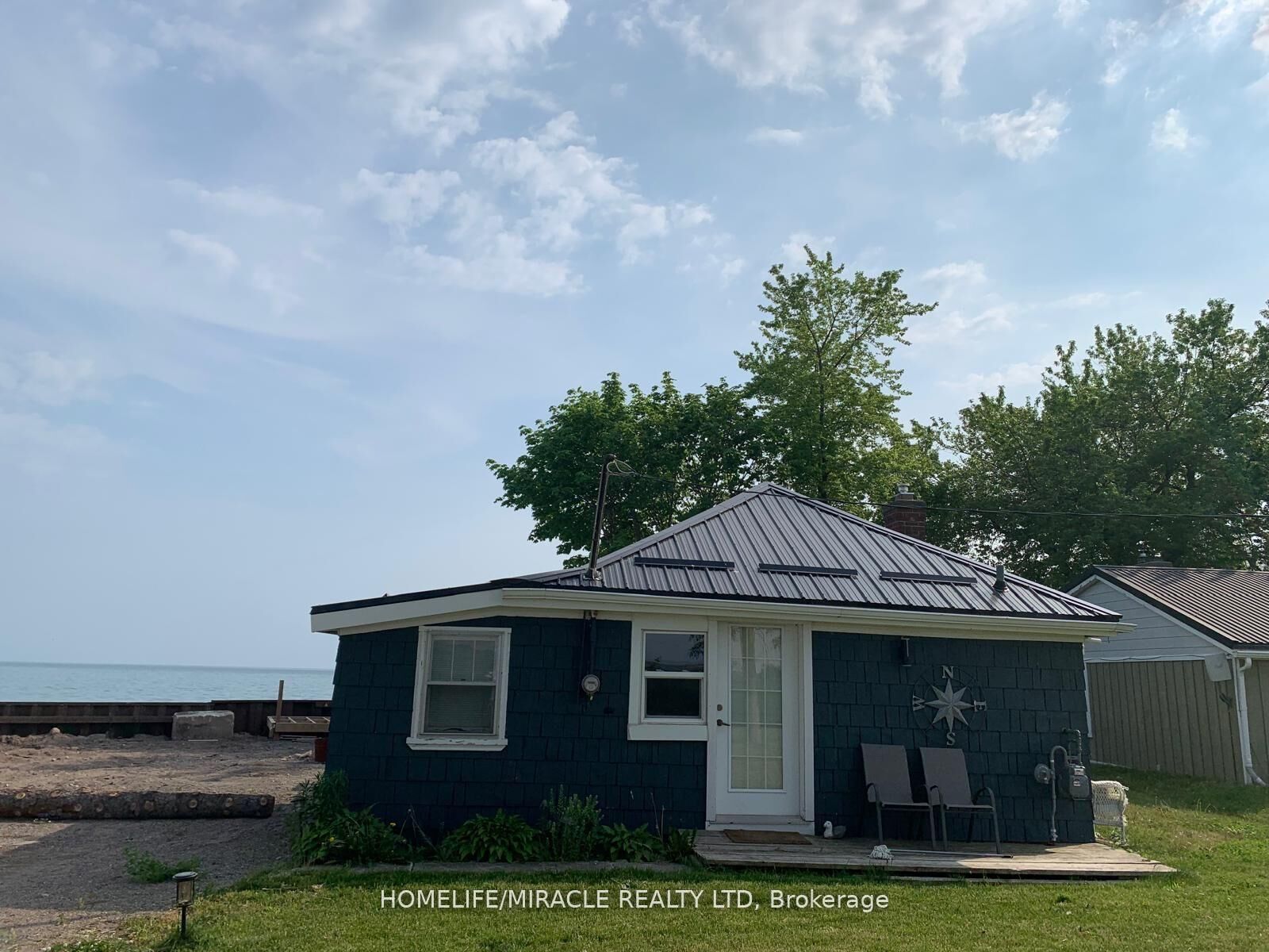 Property Photo: 18222 Erie Shore Drive ON N0P 1A0