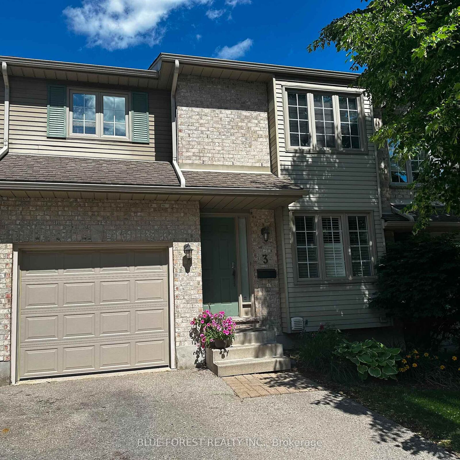 Property Photo:  410 Ambleside Drive 3  ON N6G 4Y3 