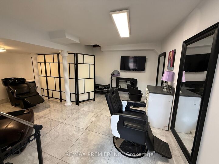 Property Photo: 55 Deerpark Crescent ON L6X 2T6