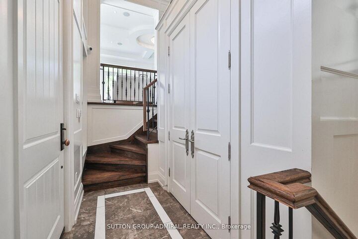 Property Photo: 137 Florence Avenue ON M2N 1G2