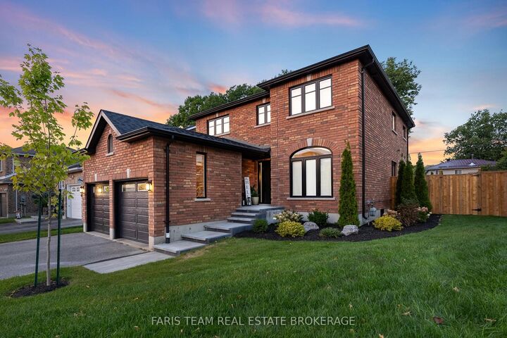 Property Photo: 993 Whitney Crescent ON L4R 5N3