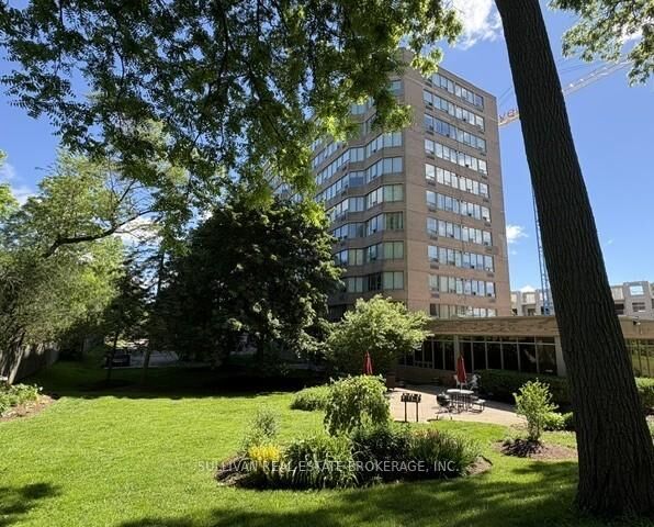 Property Photo: 3227 King Street E 702 ON N2A 3Z9