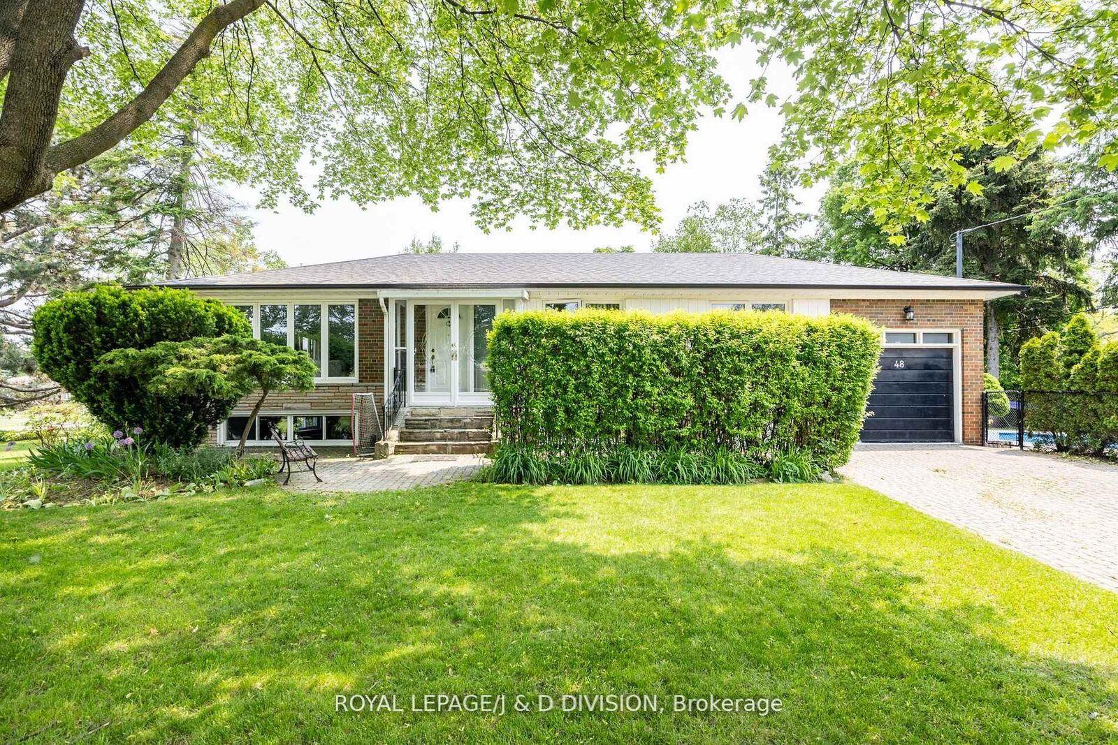 Property Photo: 48 Greengrove Crescent ON M3A 1H9