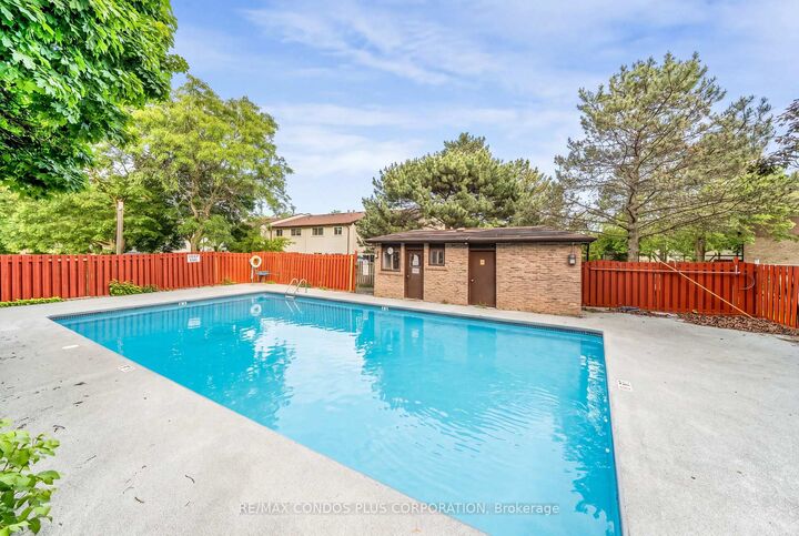 Property Photo: 222 Pearson Street 39 ON L1G 7C6