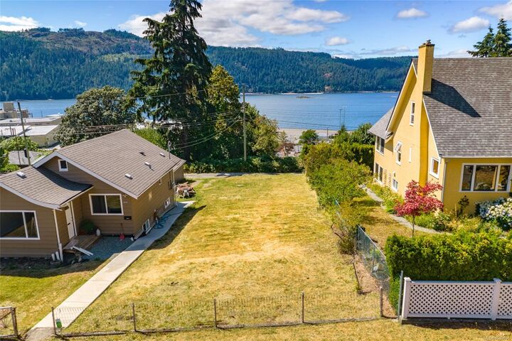 Property Photo:  2630 2nd Ave  BC V9Y 1Z9 