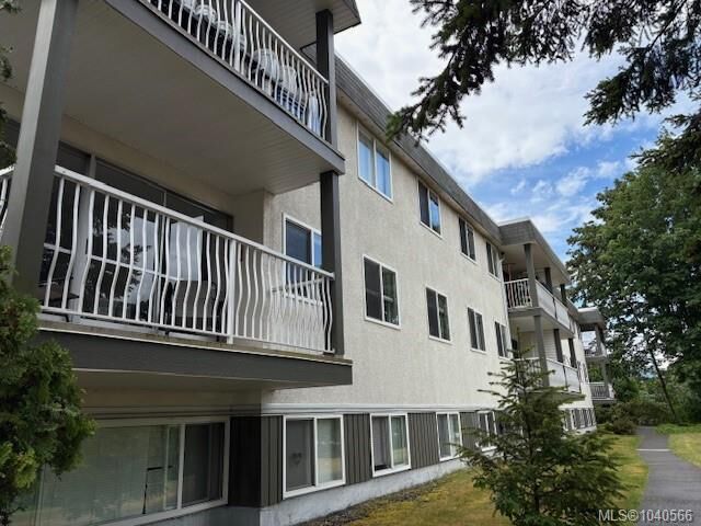 Property Photo:  997 Bowen Rd #4201  BC V9R 2A4 