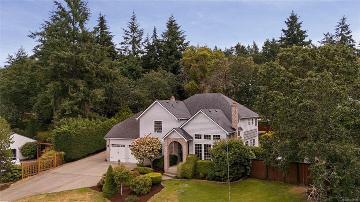 Property Photo: 1250 Kathleen Dr BC V9L 5R7