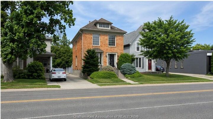257 St. Clair Street — photo 1