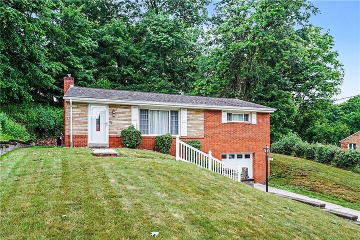 Property Photo: 104 Longmount Dr PA 15214