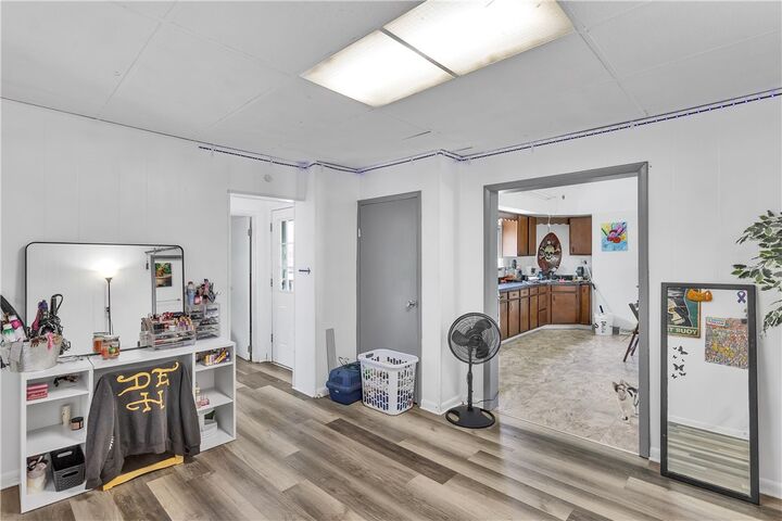 Property Photo:  802 Spruce St  PA 15074 