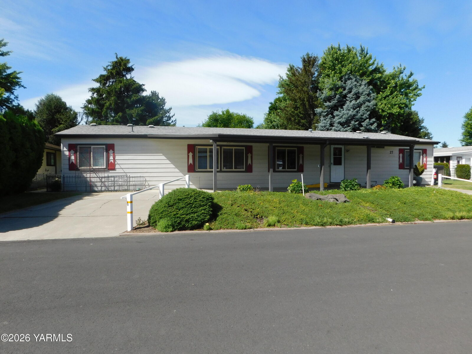 Property Photo: 3701 Gun Club Rd WA 98901