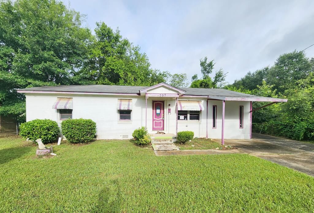 Property Photo:  707 Hobson Street  GA 31705 