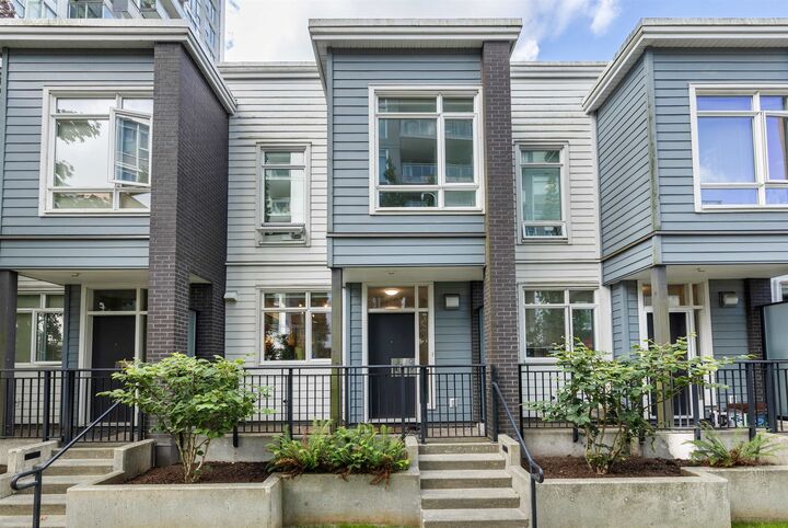 10290 133 Street Th11 — photo 1