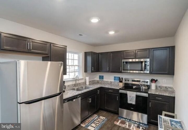 Property Photo:  923 Anna Coves Blvd  VA 23117 