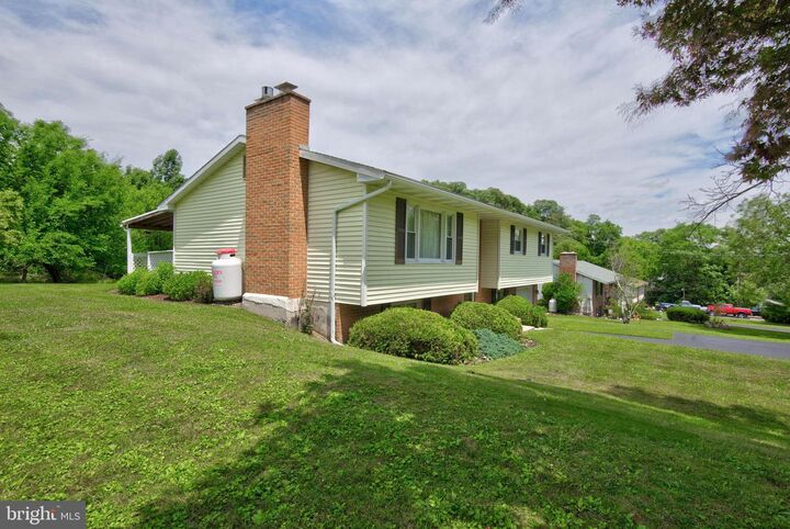 Property Photo:  55 River Road  PA 17370 