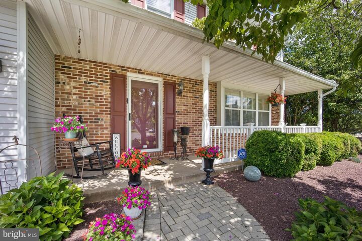 Property Photo:  487 Cambridge Lane  PA 18940 