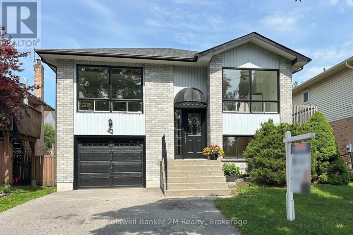 Photo de la propriété:  42 Kintyre Street  ON L1E 2E4 