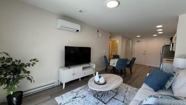 Property Photo:  250 Burnell Street  MB R3G 1L8 