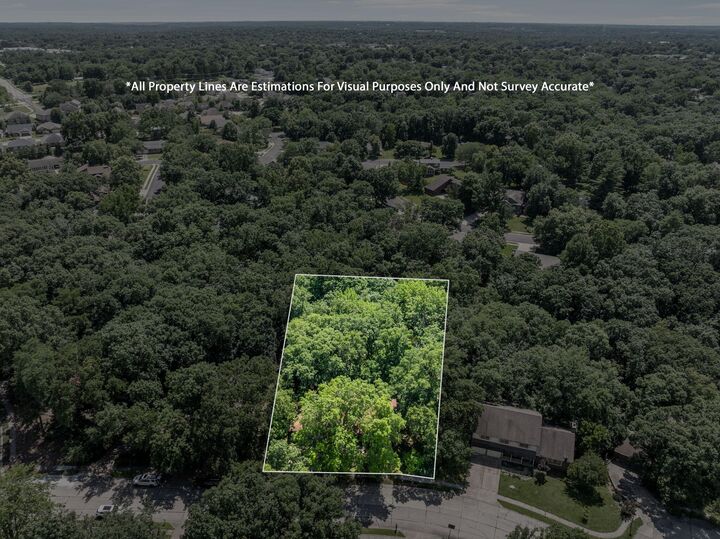 Property Photo: 304 Oakridge Ct MO 65203