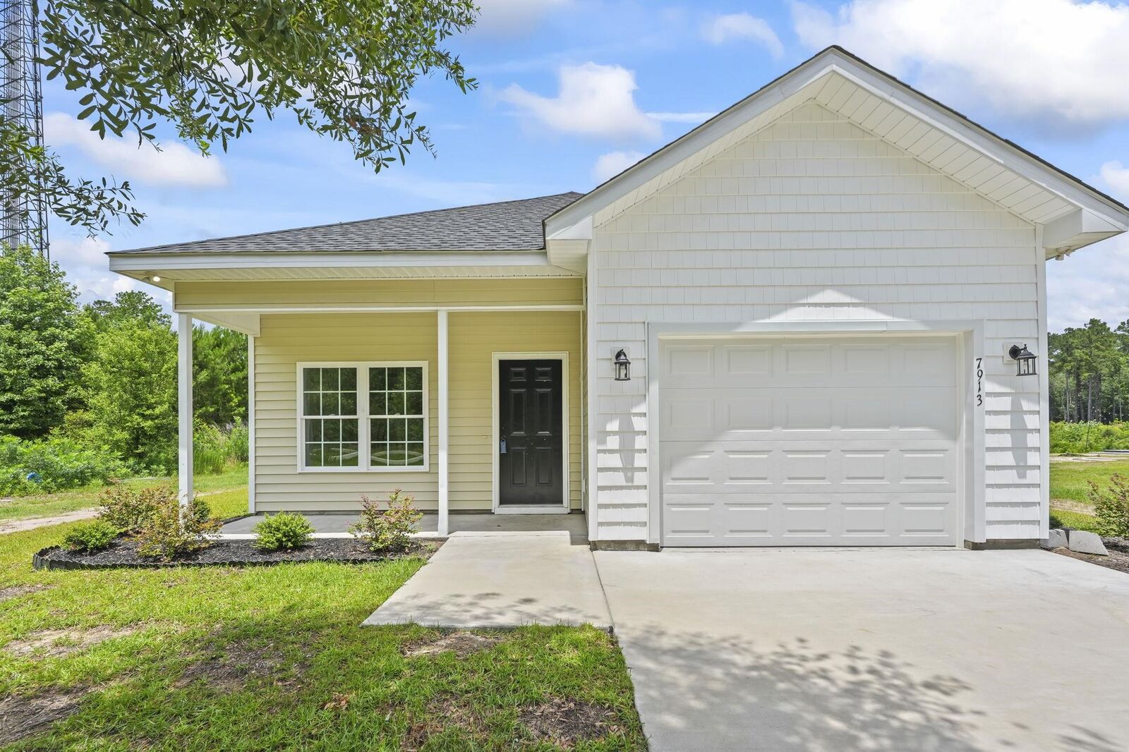 Property Photo: 7913 E Highway 19 SC 29569