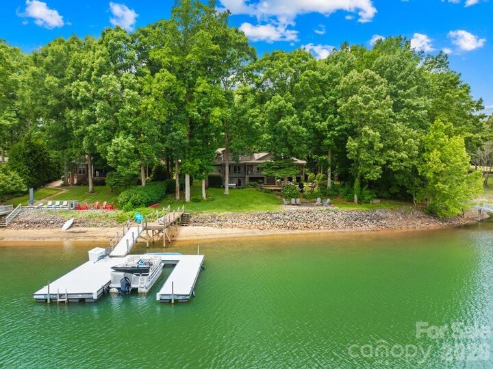 Property Photo:  165 Woodstream Circle  NC 28117 