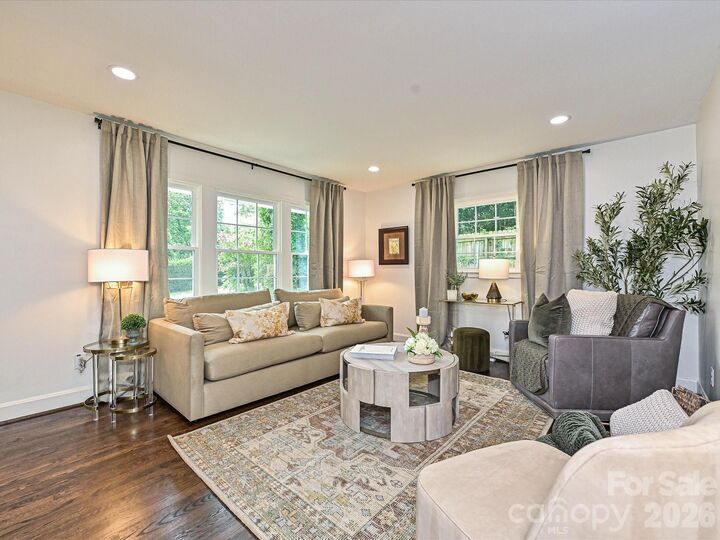 Property Photo: 6654 Brookcrest Drive NC 28210